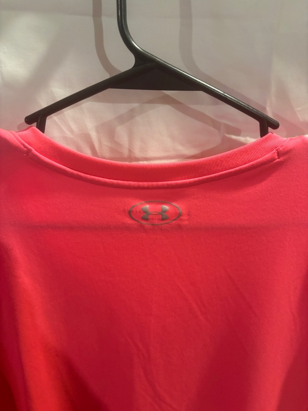 Under Armour Women’s V-Neck Performance Tee - Hot Pink - Picture 4 of 5